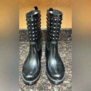 WOMEN'S CAPELLI NEW YORK SINY
STUDDED RAIN BOOTS Size 6